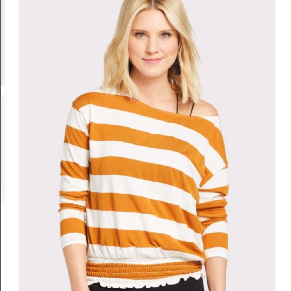 ✨ Peyton Jensen Off-Shoulder Top ✨